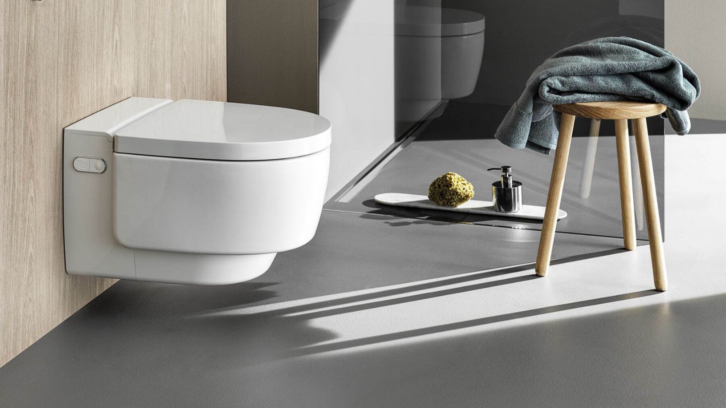Geberit AquaClean Mera Classic Dusch-WC im privaten Badezimmer