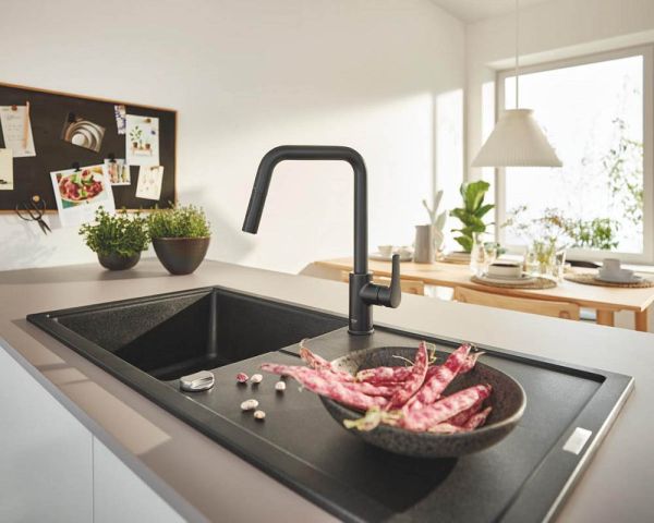 Grohe Eurosmart Einhand-Spültischbatterie mit herausziehbarer Dual Spülbrause, matt black