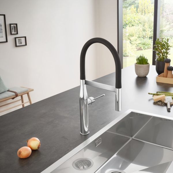 Grohe Essence Küchenarmatur mit Profibrause 30294000 chrom