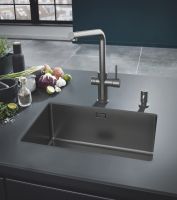 Vorschau: Grohe Cosmopolitan Spülmittelspender Seifenspender 0,5 l, hard graphite gebürstet 40535AL0 GROHE Blue Home L-Auslauf 31454AL1 Spüle 31574AL0