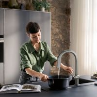 Vorschau: Hansgrohe Aqittura M91 Küchenarmatur mit SodaSystem 210 Starter Set, mit sBox lite, edelstahl finish 76839800