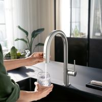 Vorschau: Hansgrohe Aqittura M91 Küchenarmatur mit SodaSystem 210 Starter Set, mit sBox lite, edelstahl finish 76839800