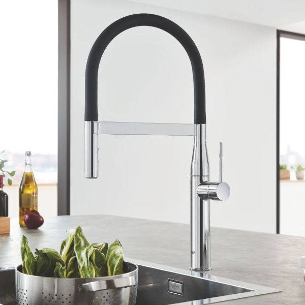 Grohe Essence Küchenarmatur mit Profibrause 30294000 chrom