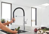 Vorschau: Grohe Essence Küchenarmatur mit Profibrause